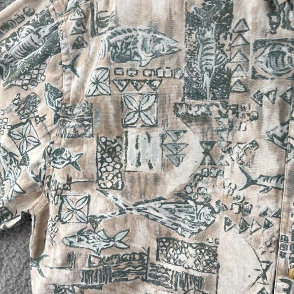VTG Hook & Tackle Men's Medium Fish Pattern Button Camp Shirt Tan Green Fishing - Picture 6 of 13